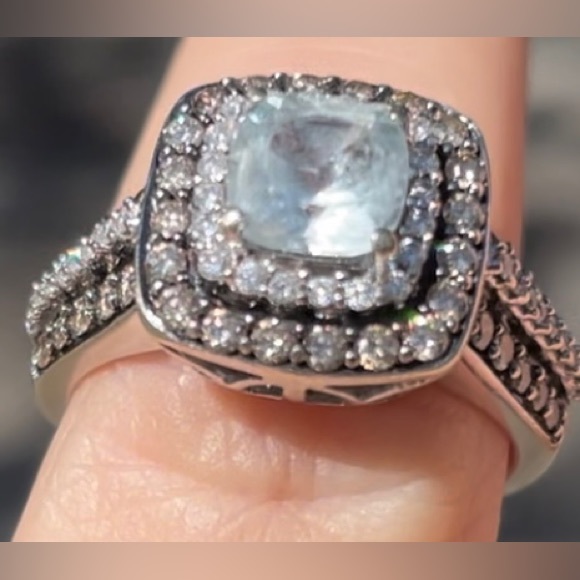 Ok all my chocolate, diamond lovers! Take a look at this beautiful Le’Veon ring! - Picture 13 of 14